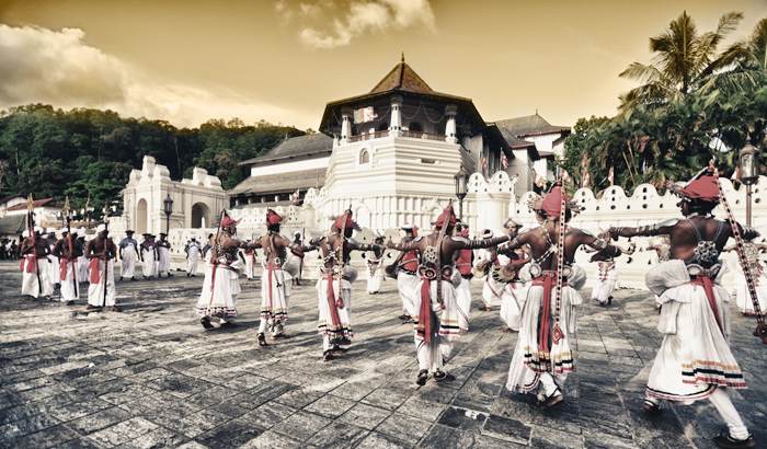 Temple-of-the-Tooth-Sri-Dalada-Maligawa-in-Kandy_21_11zon